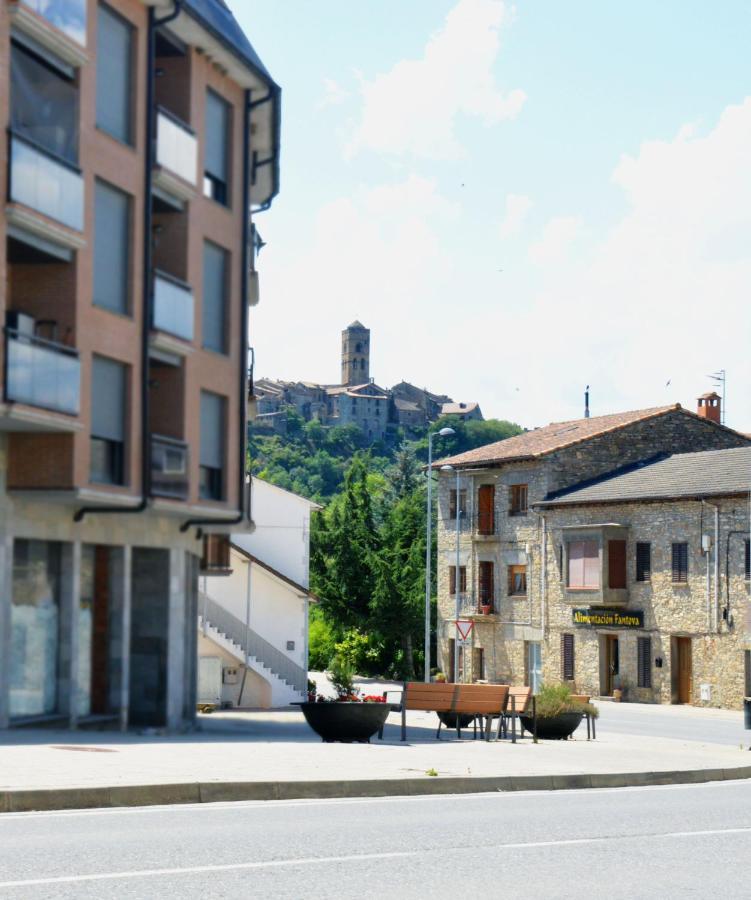 Guest House Ainsa Pirineos Bagian luar foto