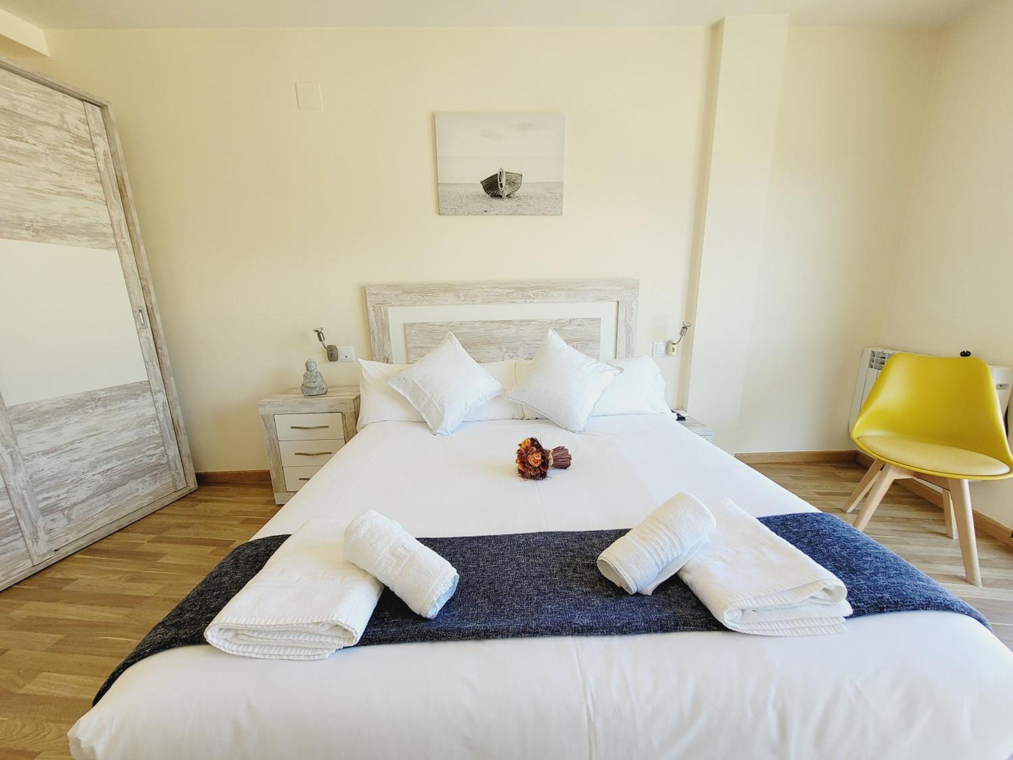 Guest House Ainsa Pirineos Ruang foto